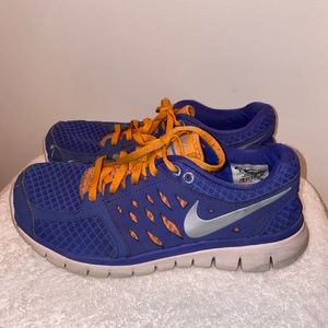 NIKE RUNNING SHOES